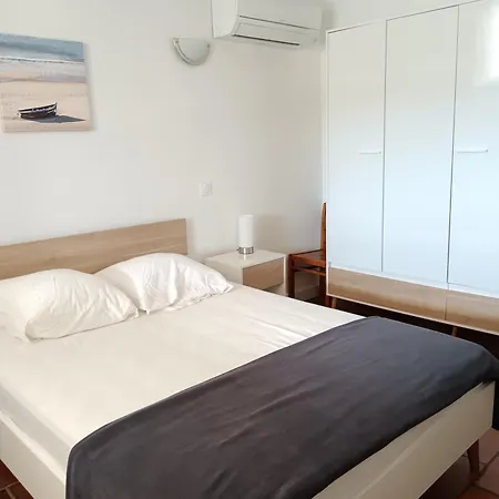 Les Grenadines Rdc * Mèze